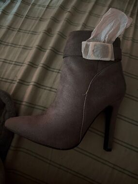 IDIFU Gray Pointed-Toe High Stiletto Ankle Boots